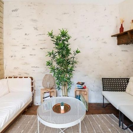 Chez Celia Apartment Ларунс Екстериор снимка