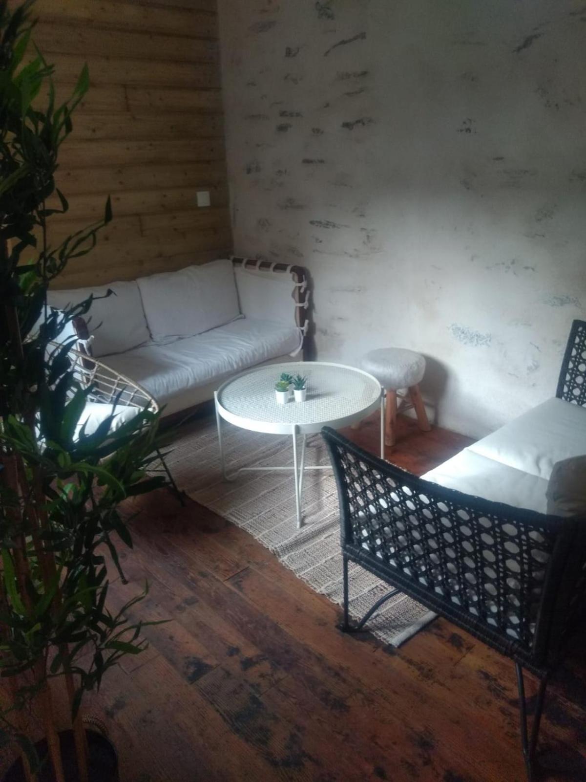 Chez Celia Apartment Ларунс Екстериор снимка