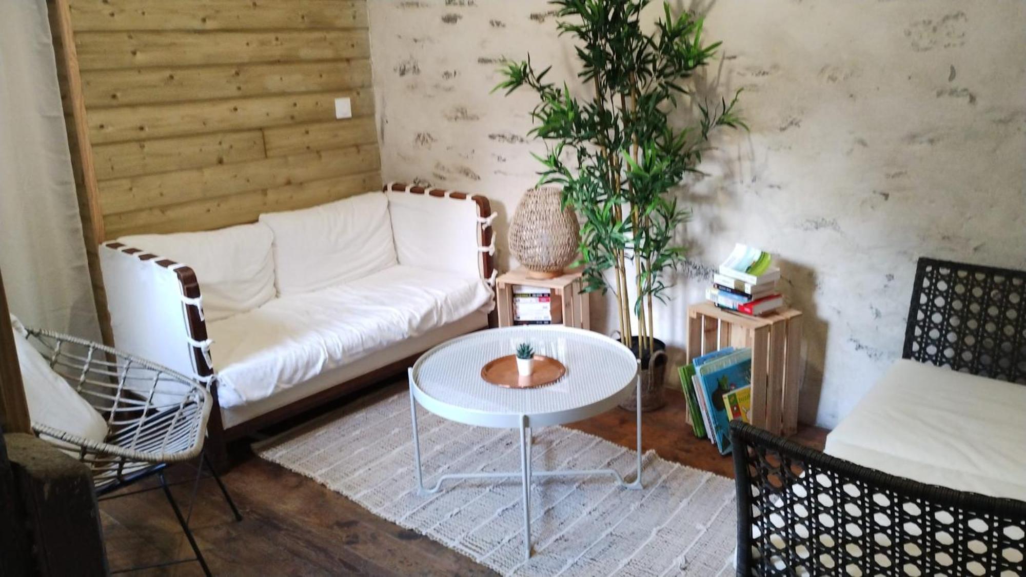 Chez Celia Apartment Ларунс Екстериор снимка